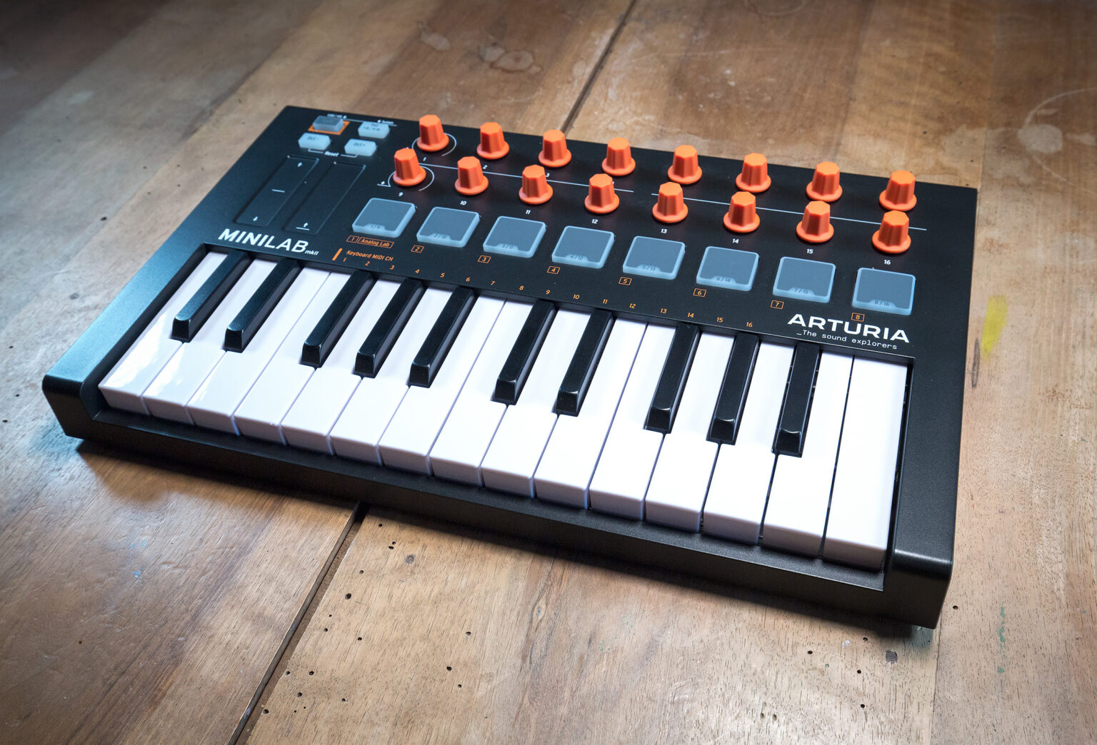 arturia-minilab-mkii-orange-edition-the-power-you-don-t-expect-eng