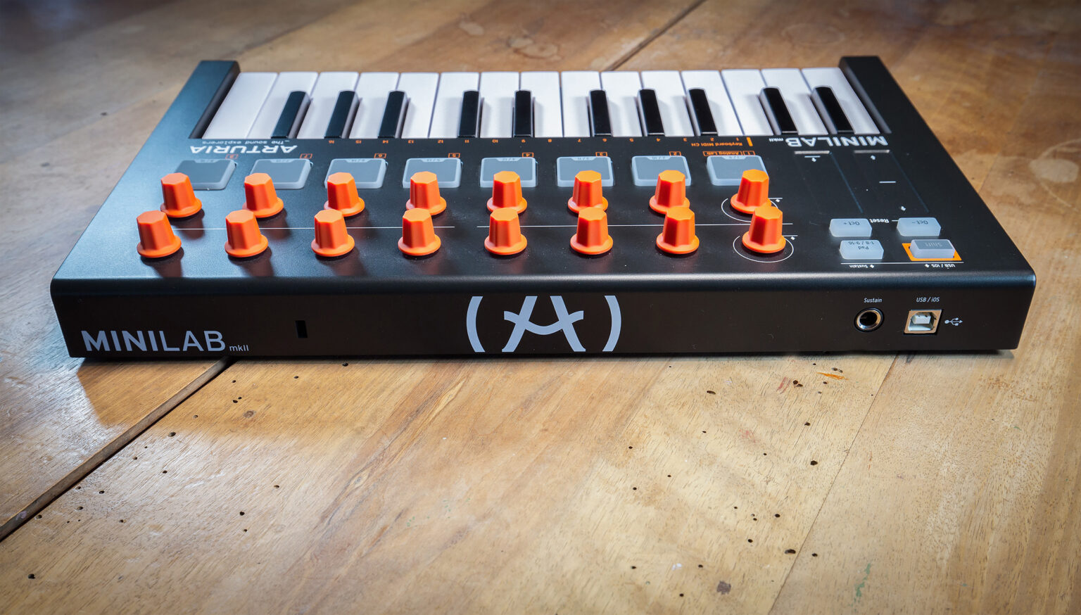 Arturia MiniLab MkII Orange Edition: La Potenza Che Non Ti Aspetti ...